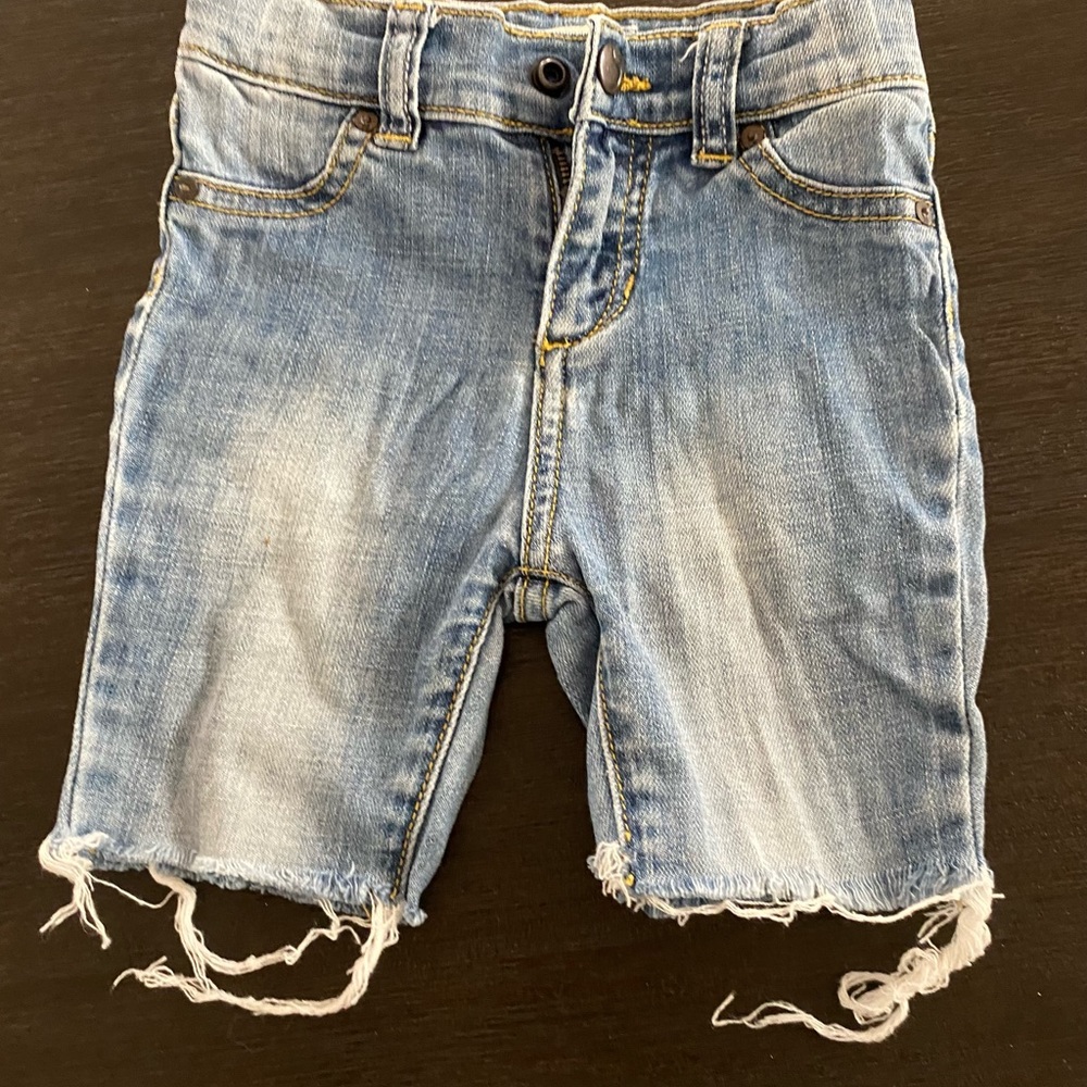Toddler Hudson jean shorts 3T